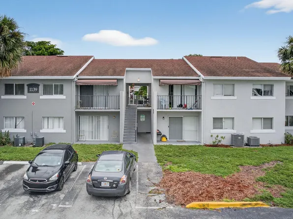 1139 Lake Terry Dr, West Palm Beach, FL