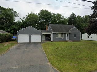 10 Moon St, Enfield, CT 06082