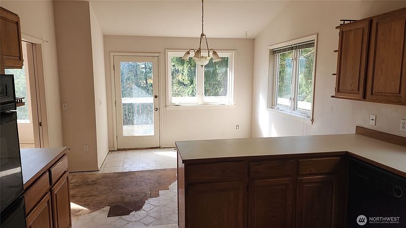 5th image of 1492 Fox Hollow Road