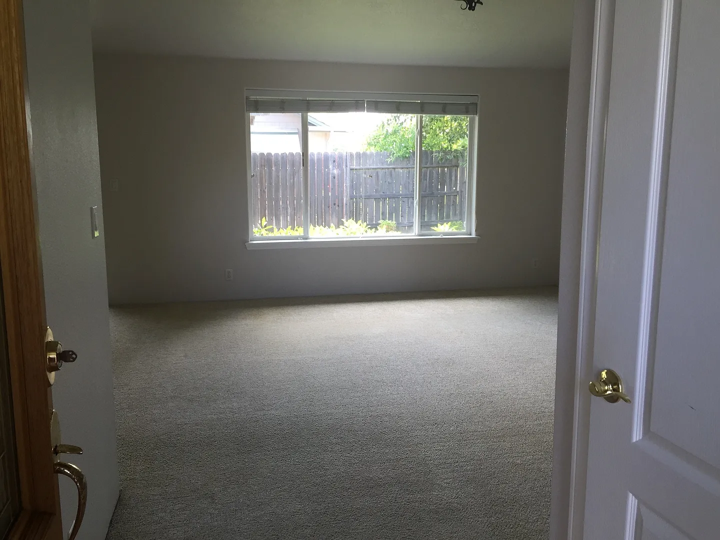 Nice home in newer neighborhood — Photo 4