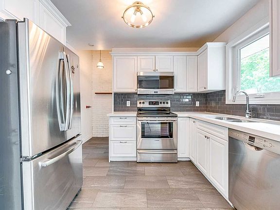 3rd image of 59 McCraney St W