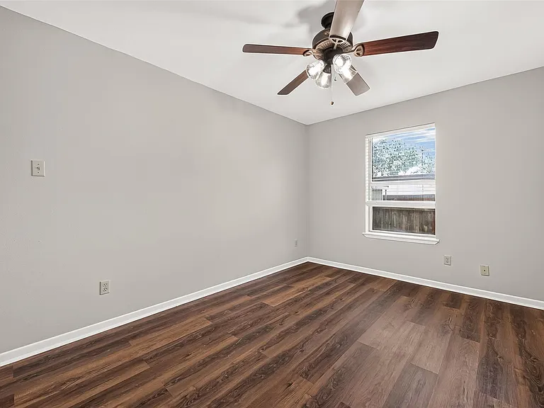 102 Libby Cir — Photo 34