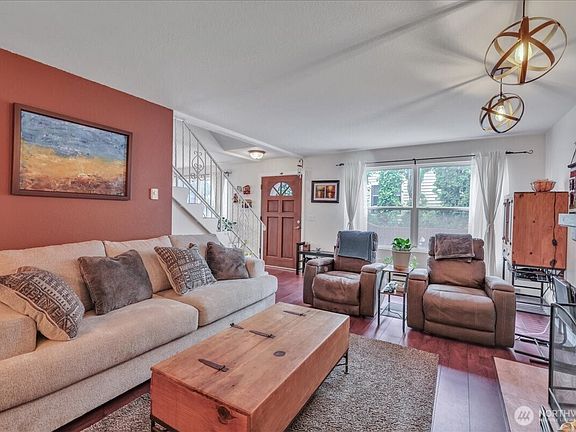 5th image of 411 N Yakima Avenue