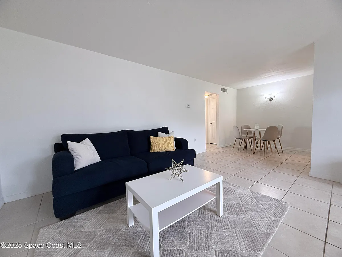 Building Photo - 1440 Parkway Dr #11A