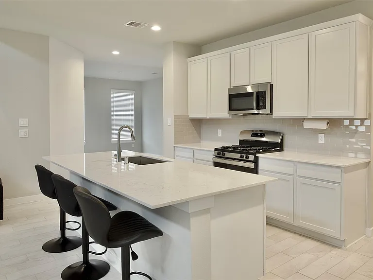 3207 Tilley Dr — Photo 11