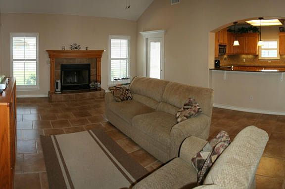 3rd image of 8318 Dawson Ct