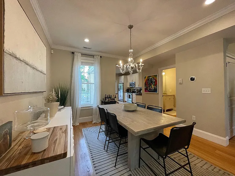 607 E 5th St #2 — Photo 15