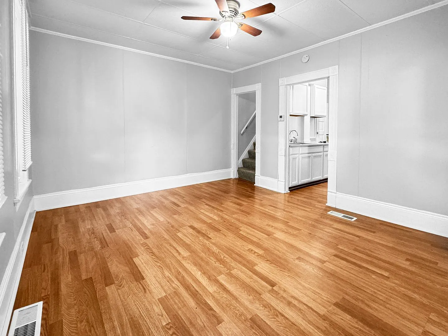2 bed, 1.0 bath, $1,450 — Photo 3