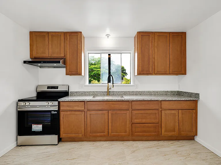 1364 C St #3 — Photo 9