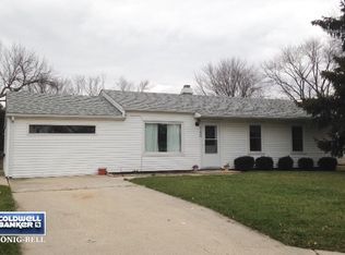 740 Tomahawk Dr, Ottawa, IL 61350