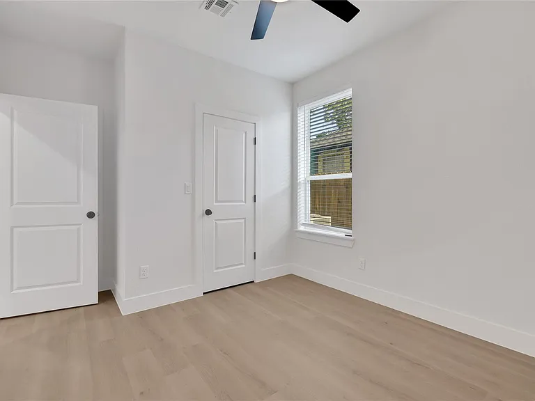 2613 Delafield St #2 — Photo 15