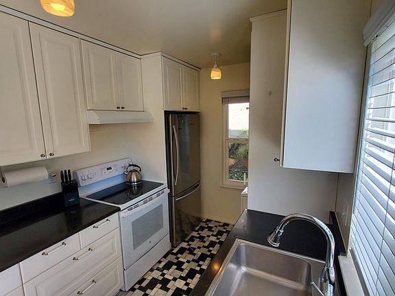 3rd image of 132 Palo Verde Ter