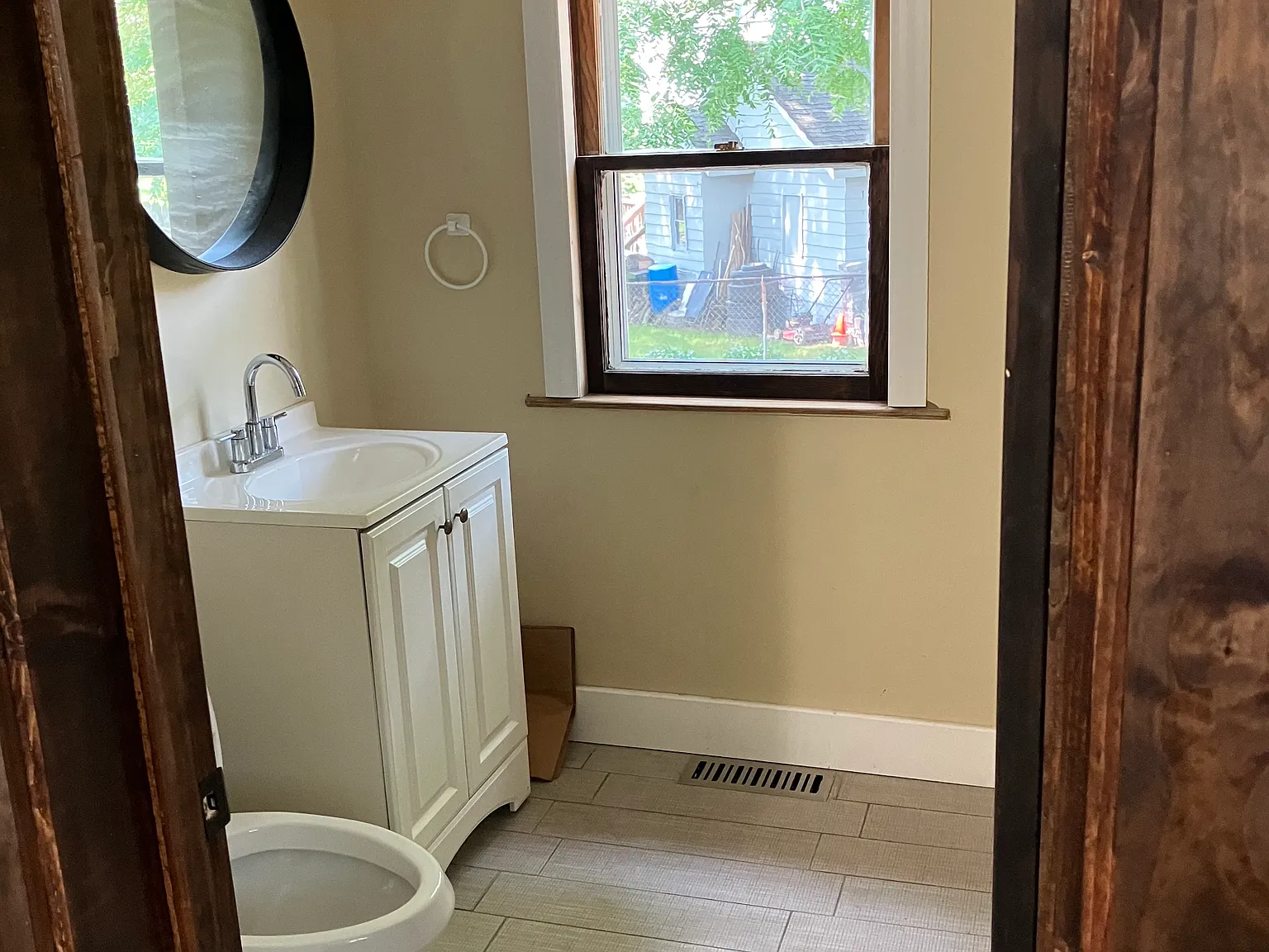3 bed, 1.5 bath, 1600 sqft, $1,800 — Photo 4