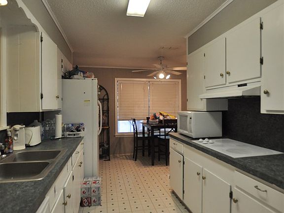 2nd image of 1002 Eagle Hill Trl