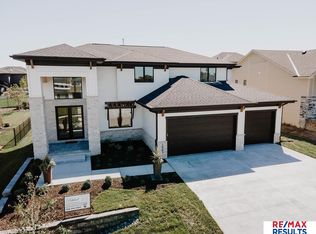 3905 S 213th St, Elkhorn, NE 68022