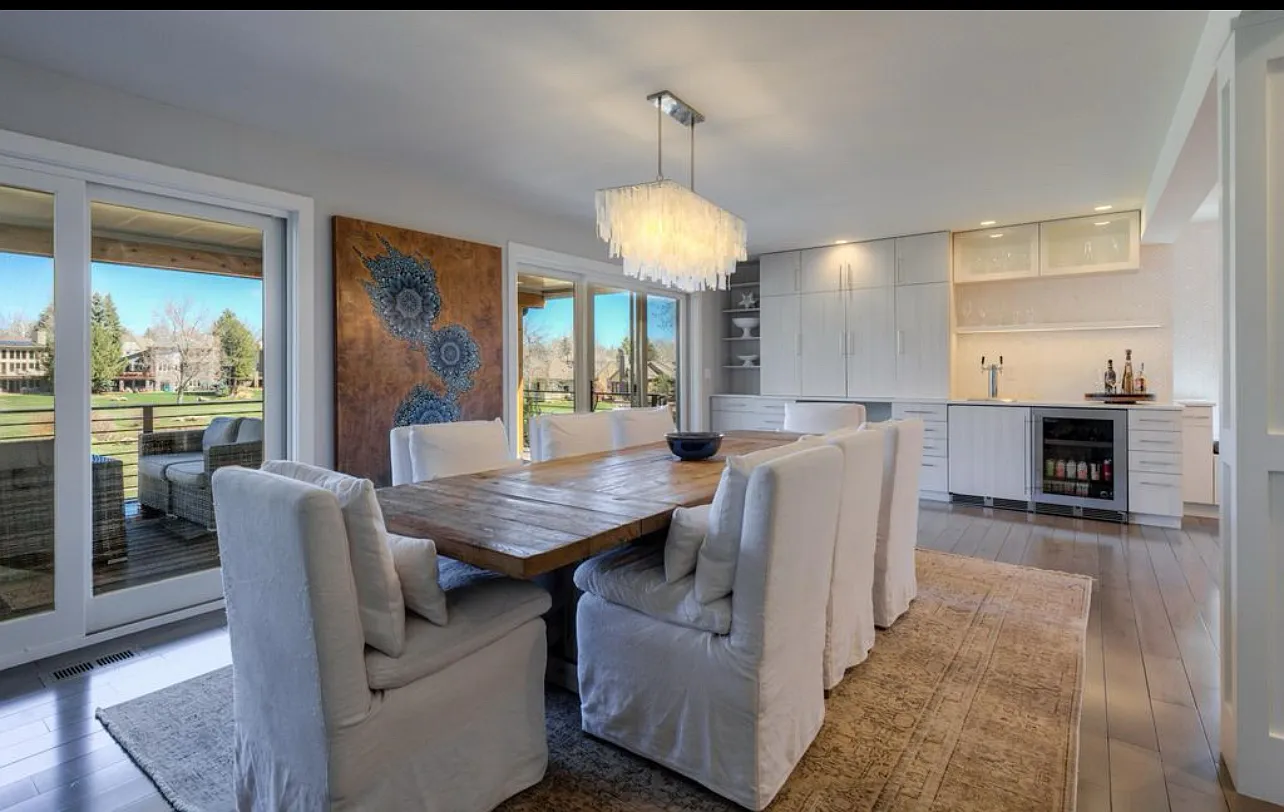 2439 Norwood Ave — Photo 4