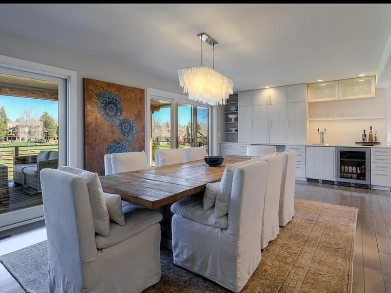 2439 Norwood Ave — Photo 4