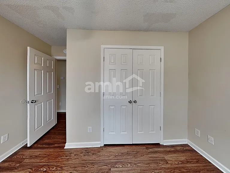 298 Sheffield Ln — Photo 13