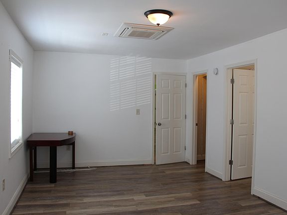 5th image of 911 N Fillmore St #3