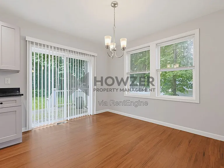 4 Johnson St #B — Photo 11