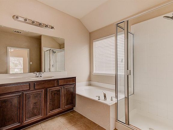 4th image of 9128 Waterman Dr