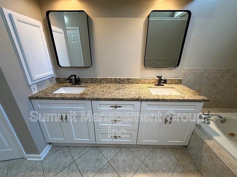 1611 Ellington Rd SE — Photo 30