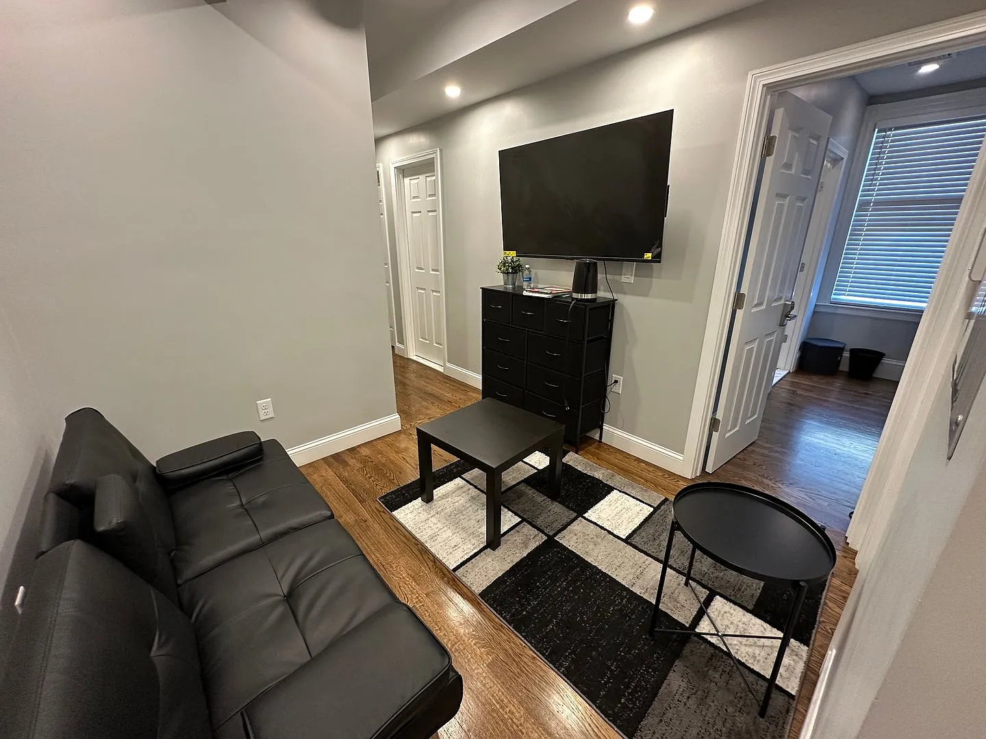 1room rent in for 4bed in Allston. — Photo 2
