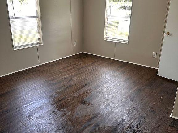5th image of 4451 Goldfinch Way