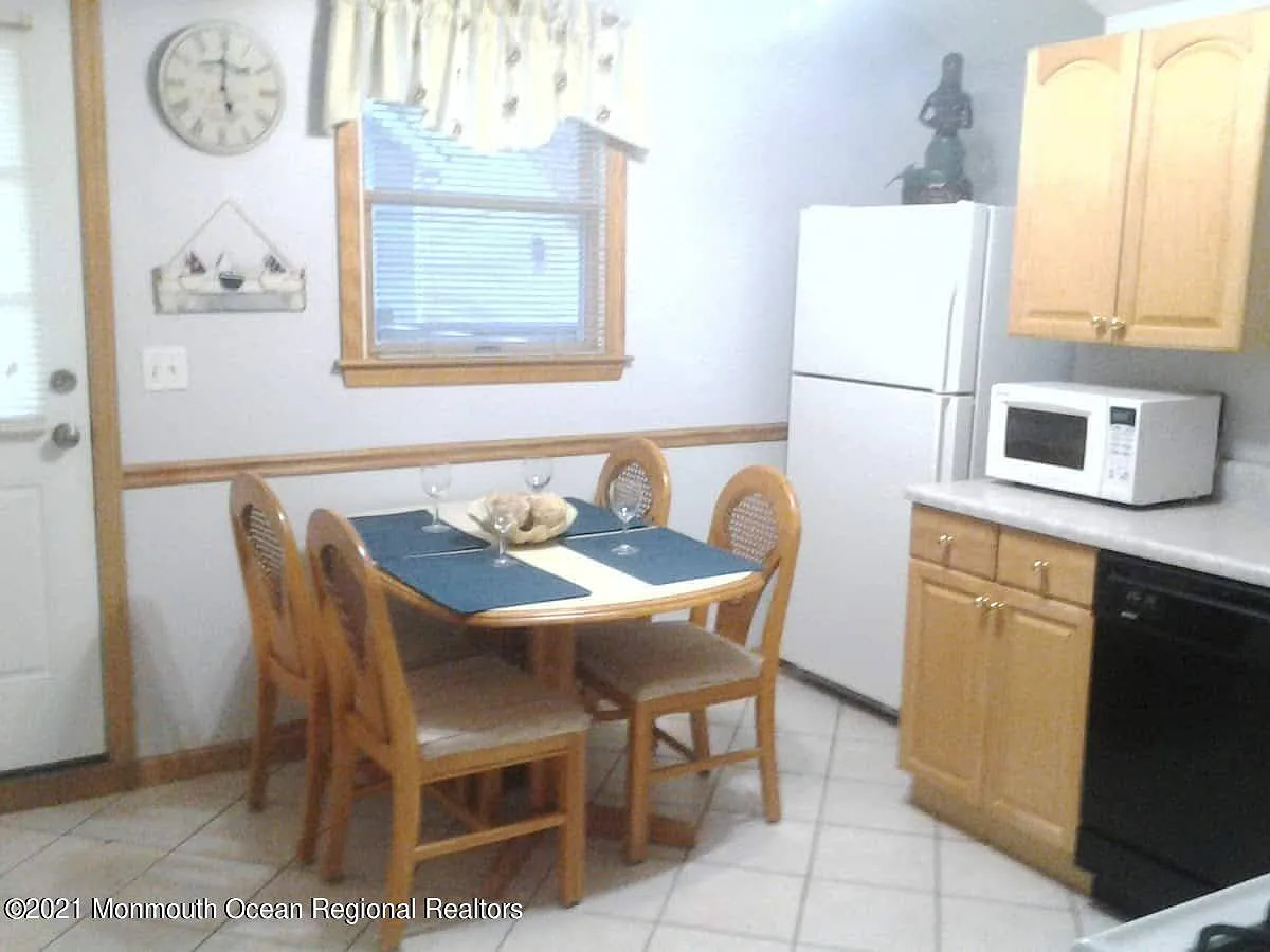 2 bed, $1,895 — Photo 4