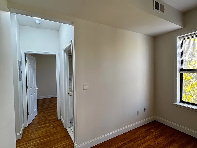 65 Summit Ave #304 — Photo 9