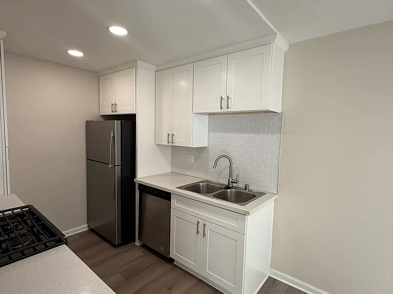 Waters Ct — Photo 5