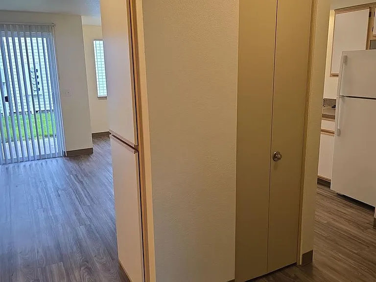 Winfou06-Columbia Village Apartments — Photo 14