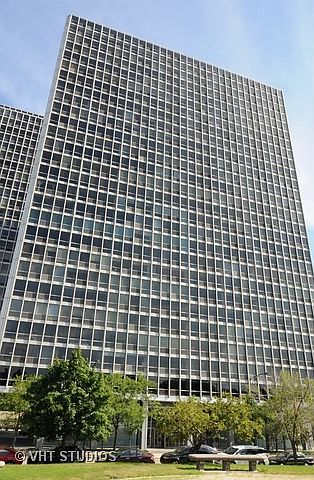 1st image of 330 W Diversey Pkwy APT 1704