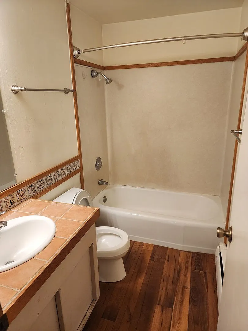 Mercer Heights Apartments — Photo 3