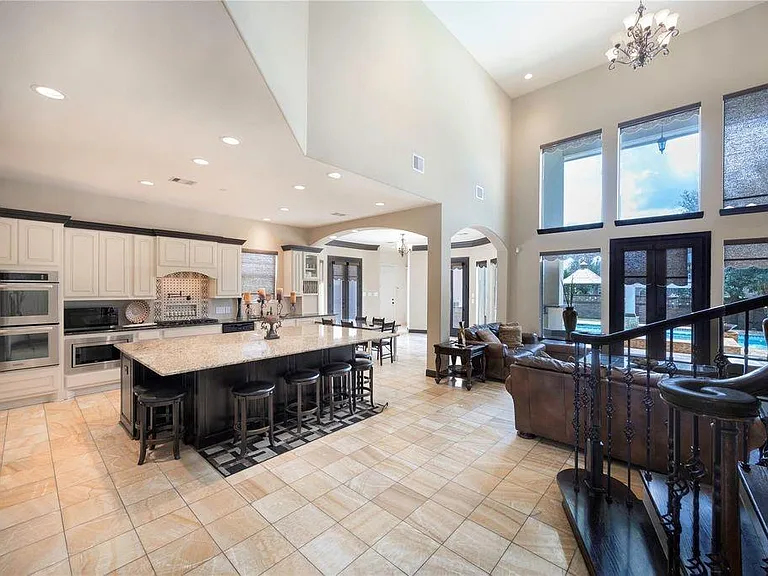 25207 Springwood Lake Dr — Photo 17