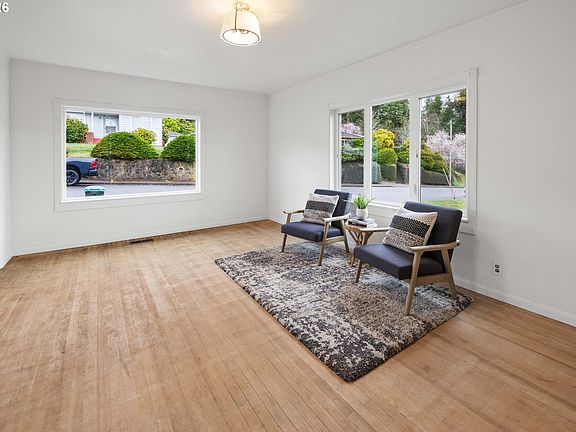 5th image of 886 Florence Ave