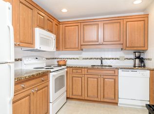 Putnam Village: 33P, Foxboro, MA 02035