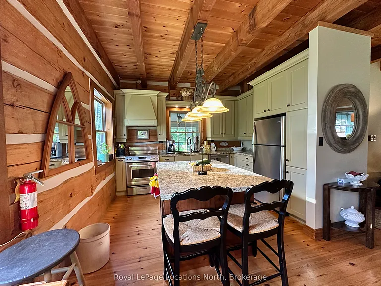 115 Tyrol Ave — Photo 7