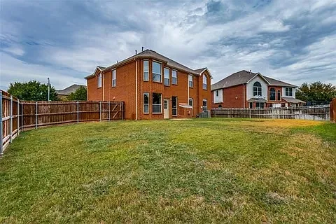 2700 Thorncreek Ln — Photo 5