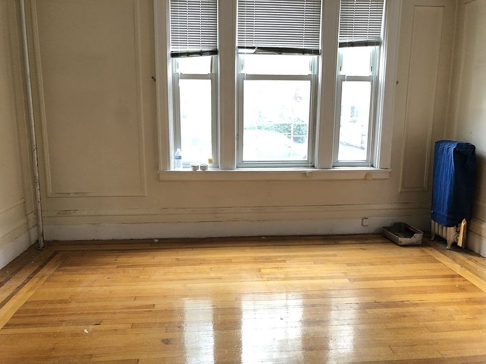 2nd image of 2538 34th St APT 2F