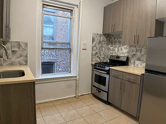 2nd image of 22 Saint Nicholas Pl APT 54A