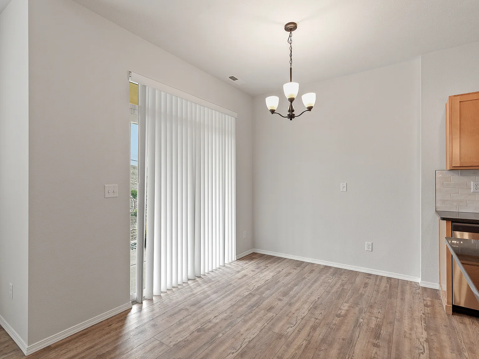 3 bed, 2.5 bath, 1440 sqft, $2,195 — Photo 4