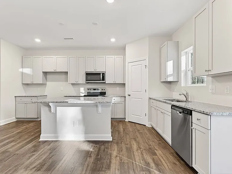 582 Barrington Row Ave — Photo 7