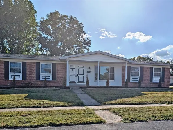 1290 Jackson Ln, Florissant, MO 63031