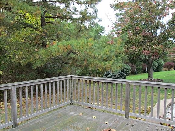 4th image of 58 Westport Dr