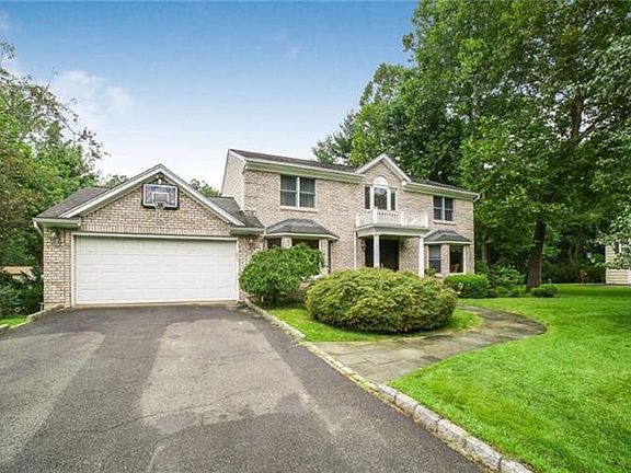 2nd image of 6 Pinehurst Dr