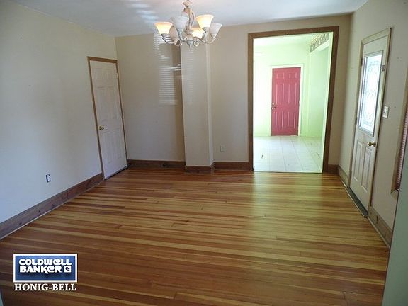 5th image of 32388 White St