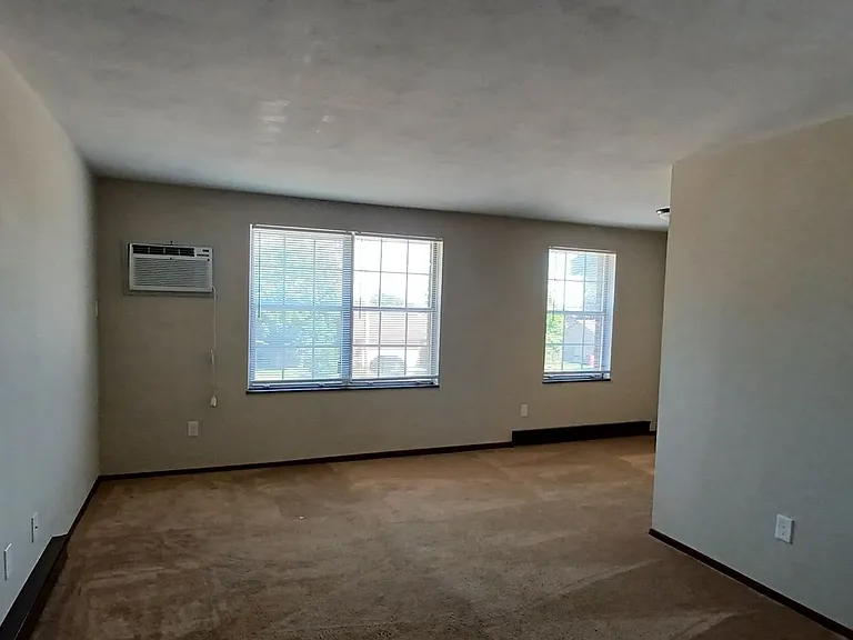 Sanlor Apartments — Photo 7