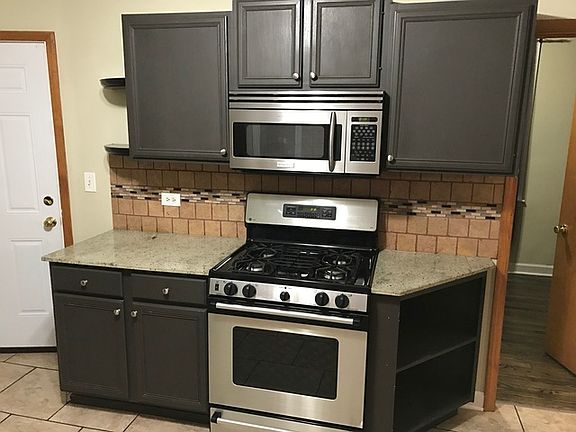 2nd image of 3836 N Whipple St #1