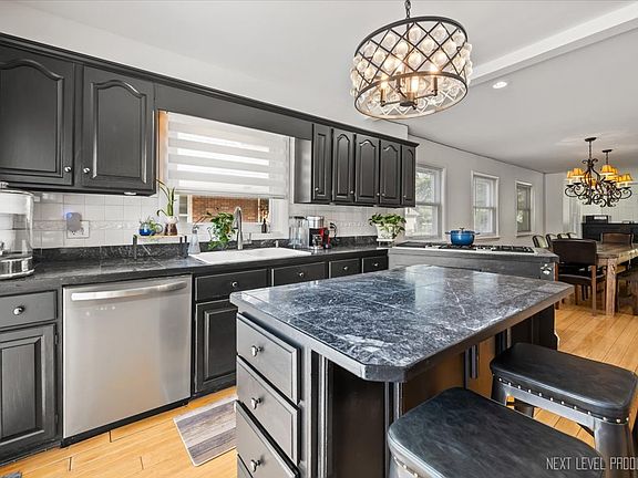 5th image of 83 N Park Blvd
